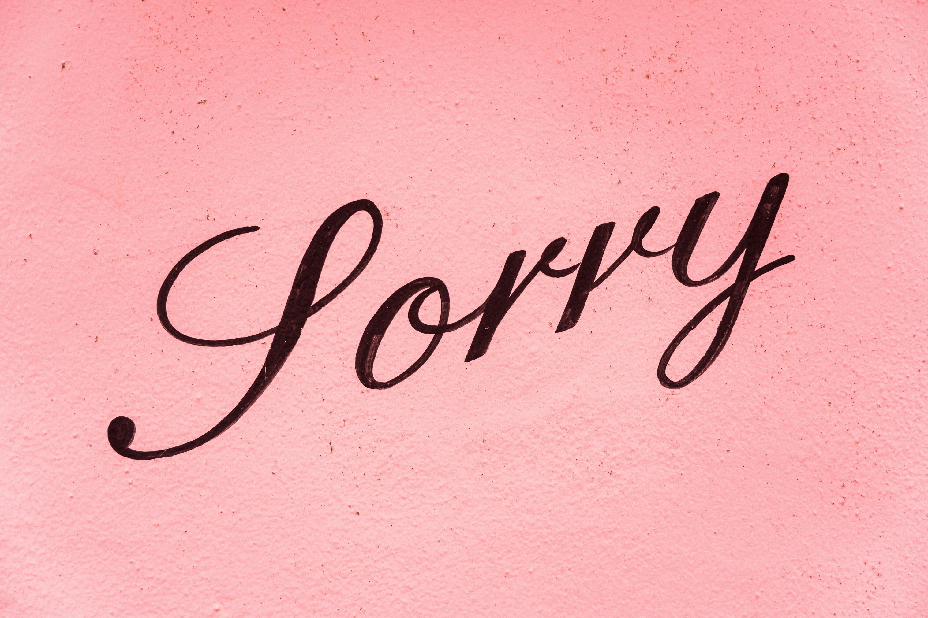 8 Tips for Crafting an Apology Email to Customers (+ Examples)